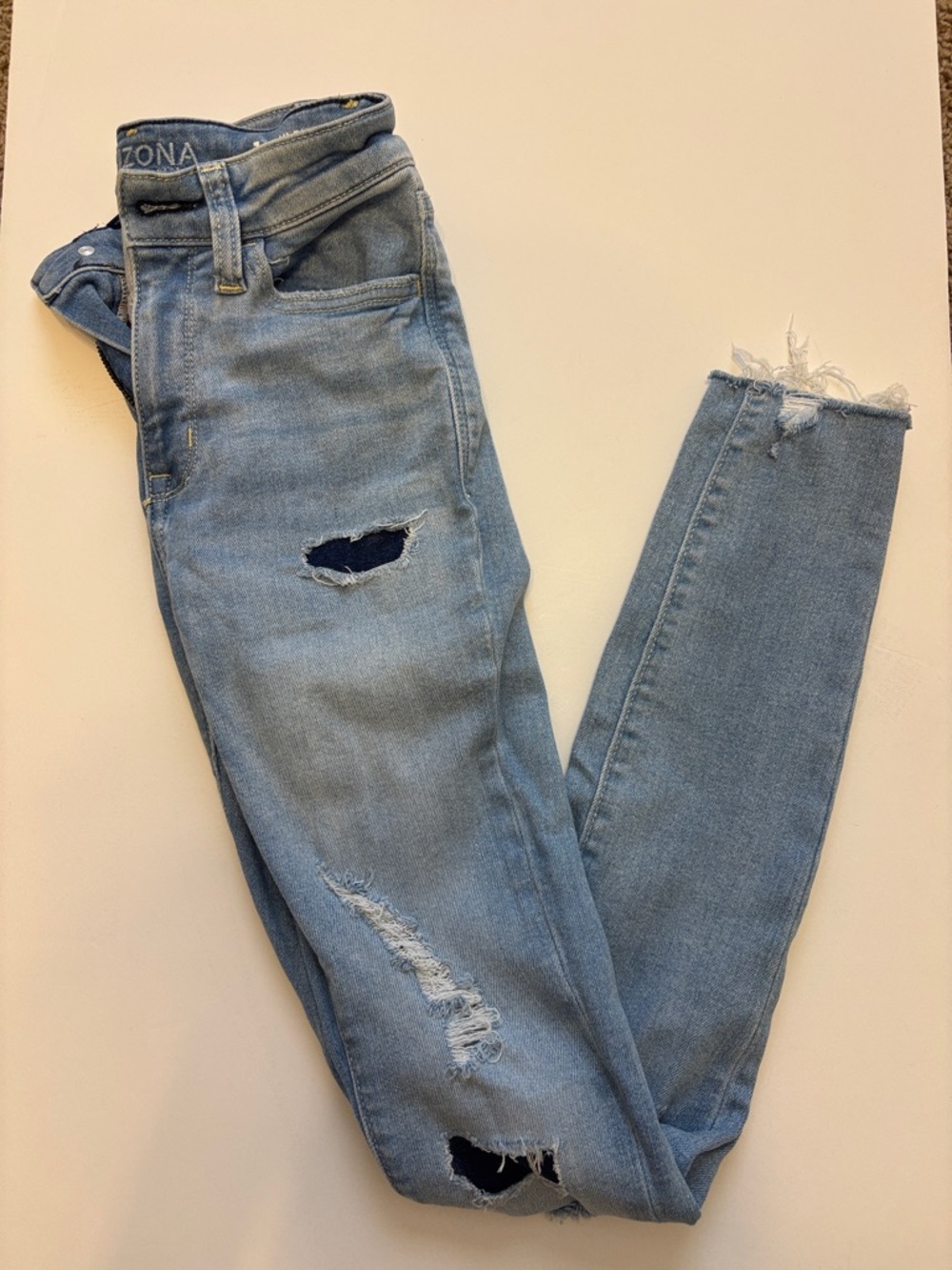 Arizona Jean Company Light Blue Distressed Skinny Jeans
